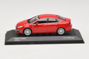 Opel Astra J Rojo Minichamps 1:43 410042001 Metal