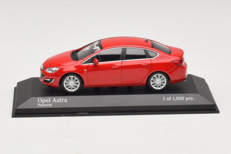 Opel Astra J Rojo Minichamps 1:43 410042001 Metal