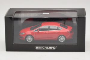 Opel Astra J Rojo Minichamps 1:43 410042001 Metal - imagen 4 de 4