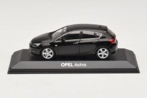 Opel Astra J Negro Minichamps 1:43 ASTRA006 Metal