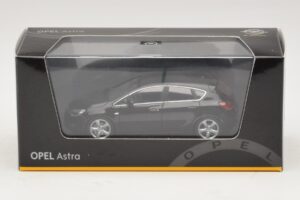 Opel Astra J Negro Minichamps 1:43 ASTRA006 Metal - imagen 4 de 4