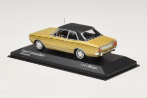 Opel Commodore A Oro Metalizado Minichamps 1:43 430046165 Metal - imagen 3 de 4