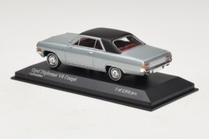 Opel Diplomat A V8 Coupe Plata Minichamps 1:43 400048020 Metal - imagen 3 de 4