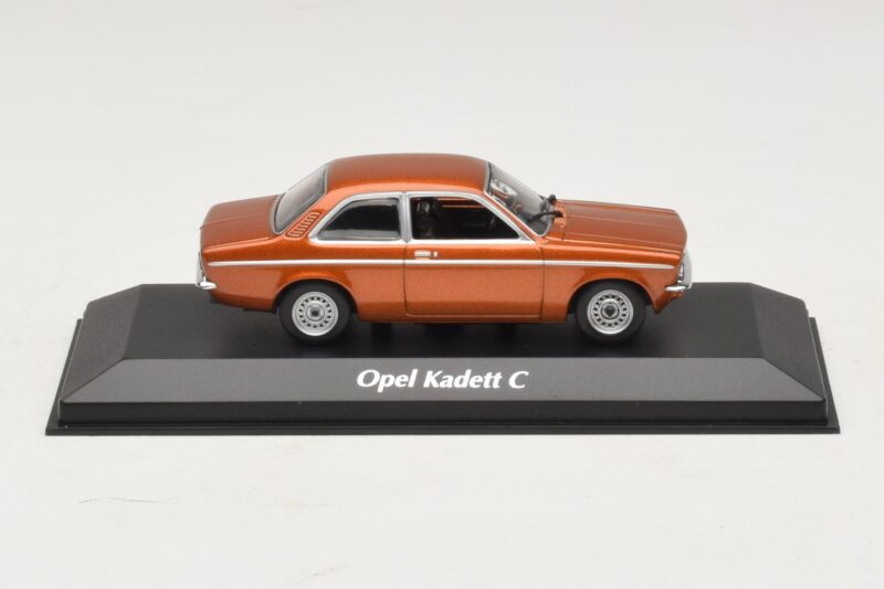 Opel Kadett C Bronce Metalizado Maxichamps 1:43 940045600 Metal
