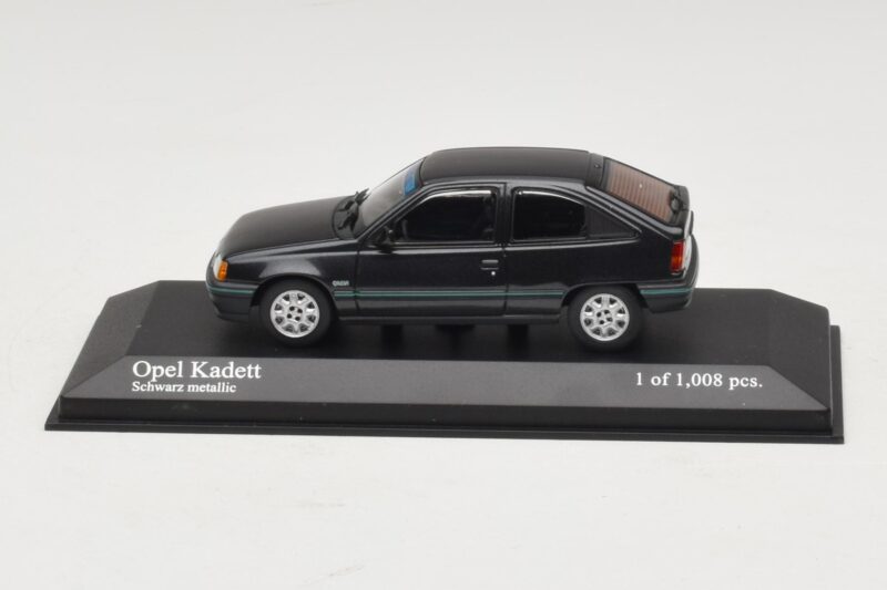 Opel Kadett E Black Metallic Minichamps 1:43 400045901 Metal