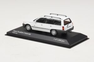 Opel Kadett E Caravan Blanco Minichamps 1:43 400045911 Metal - imagen 3 de 4