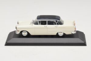 Opel Kapitan A Blanco Minichamps 1:43 400048000 Metal