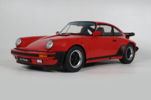 Porsche 911 930 Turbo 3.3 India Red GT Spirit 1:8 GTS802301 Resina