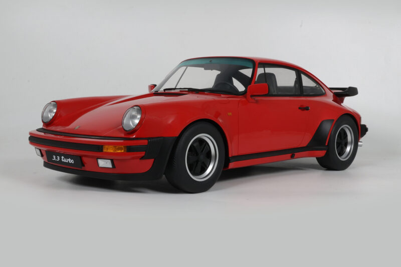 Porsche 911 930 Turbo 3.3 India Red GT Spirit 1:8 GTS802301 Resina