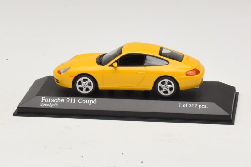 Porsche 911 991 Carrera Amarillo Minichamps 1:43 Porsche 911 991 Carrera Amarillo Minichamps 1:43 410060221 Metal
