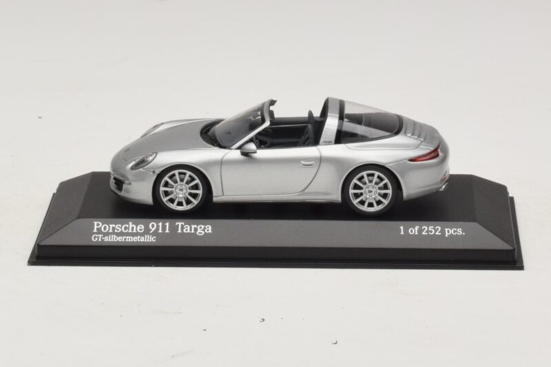Porsche 911 991 Targa Plata Minichamps 1:43 Porsche 911 991 Targa Plata Minichamps 1:43 410062442 Metal