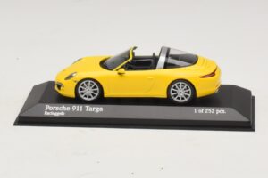 Porsche 911 991 Targa Amarillo Minichamps 1:43 410062441 Metal