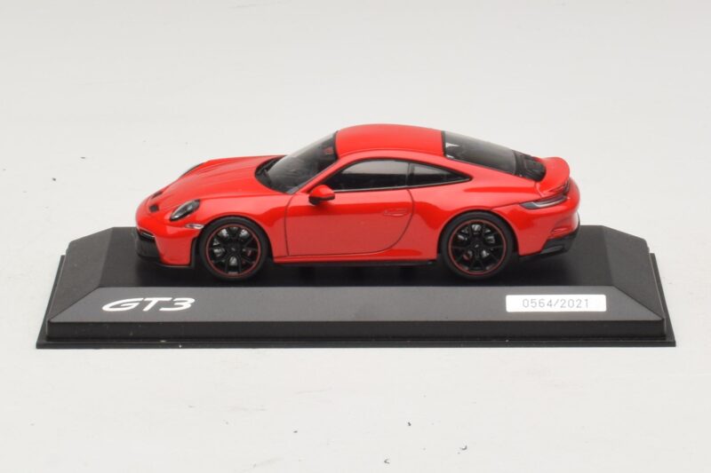 Porsche 911 992 GT3 Touring Rojo Minichamps 1:43 Porsche 911 992 GT3 Touring Rojo Minichamps 1:43 WAP02012617-R1 Metal