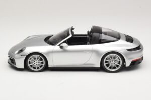 Porsche 911 992 Targa 4 GTS Plata Minichamps 1:18 WAP0211460RTRG Metal - imagen 3 de 6