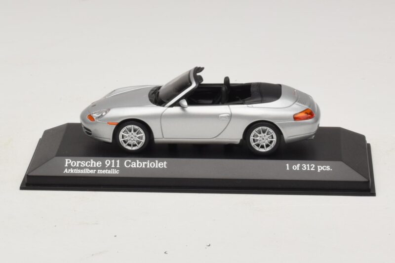 Porsche 911 996 Descapotable Plata Metalizado Minichamps 1:43 Porsche 911 996 Descapotable Plata Metalizado Minichamps 1:43 400061091 Metal