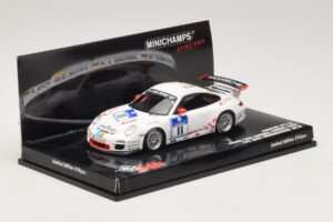 Porsche 911 997 GT3 RS #11 24 Hours Nurburgring 2010 Minichamps 1:43 437106711 Metal - imagen 2 de 5