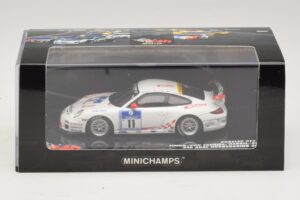 Porsche 911 997 GT3 RS #11 24 Hours Nurburgring 2010 Minichamps 1:43 437106711 Metal - imagen 4 de 5