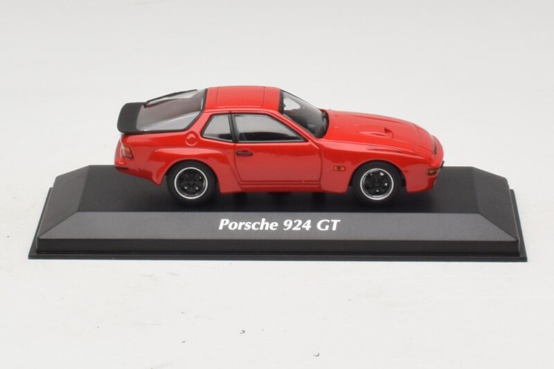 Porsche 924 GT Rojo Maxichamps 1:43 Porsche 924 GT Rojo Maxichamps 1:43 940066120 Metal