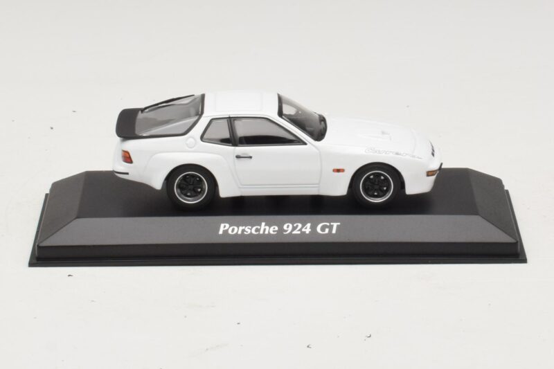 Porsche 924 GT Blanco Maxichamps 1:43 Porsche 924 GT Blanco Maxichamps 1:43 940066121 Metal