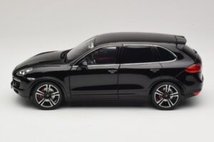 Porsche Cayenne Turbo S 92A Negro Metalizado Minichamps 1:18 110062100 Metal - imagen 4 de 8