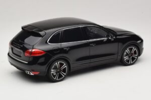Porsche Cayenne Turbo S 92A Negro Metalizado Minichamps 1:18 110062100 Metal - imagen 3 de 8