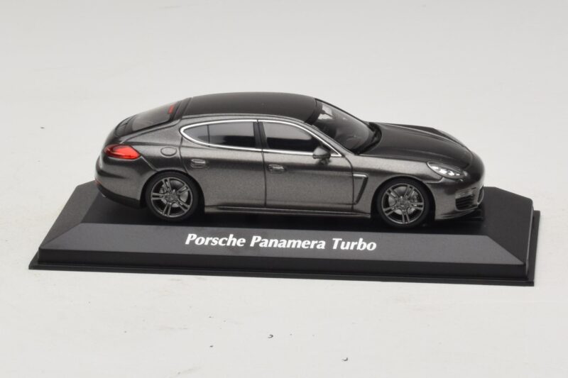 Porsche Panamera 970 Turbo Gris Metalizado Maxichamps 1:43 Porsche Panamera 970 Turbo Gris Metalizado Maxichamps 1:43 940062371 Metal