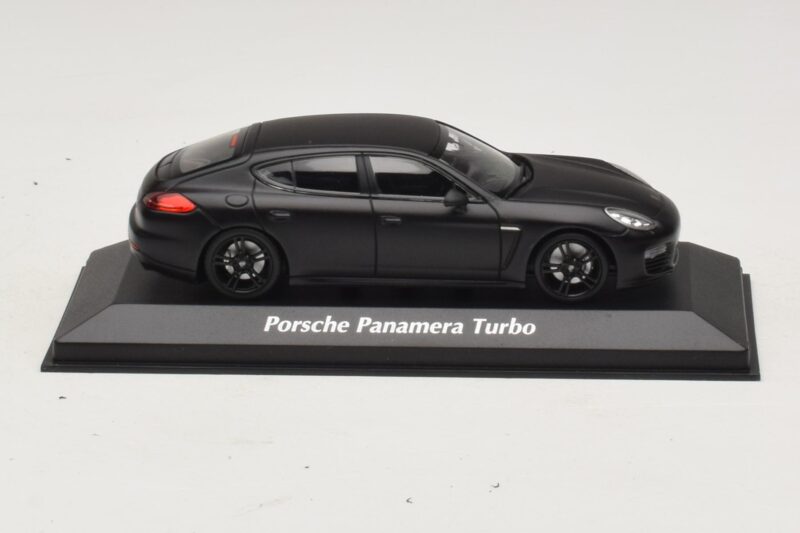 Porsche Panamera 970 Turbo Negro Mate Maxichamps 1:43 Porsche Panamera 970 Turbo Negro Mate Maxichamps 1:43 940062370 Metal