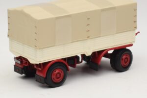 Remolque de Camión Lona Blanco Rojo Minichamps 1:43 439159096 Metal - imagen 2 de 6