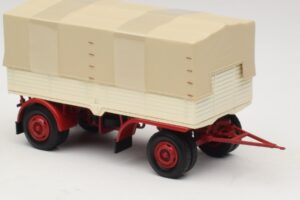Remolque de Camión Lona Blanco Rojo Minichamps 1:43 439159096 Metal - imagen 4 de 6