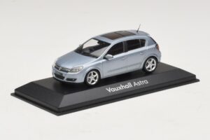 Vauxhall Astra H Sedan Azul Claro Metalizado Minichamps 1:43 ASTRA007 Metal - imagen 2 de 4
