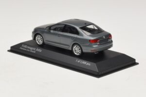 Volkswagen Jetta Mk6 Grey Metallic Minichamps 1:43 400059000 Metal - imagen 3 de 4