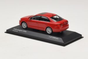Volkswagen Jetta Mk6 Rojo Minichamps 1:43 400059001 Metal - imagen 3 de 4