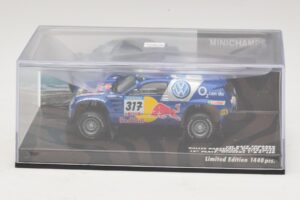 Volkswagen Race Touareg Red Bull #317 Gordon / von Zitzewitz Dakar Rally 2005 Minichamps 1:43 436055317 Metal - imagen 4 de 5
