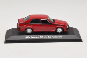 Alfa Romeo 75 V6 3.0 America Rojo Maxichamps 1:43 940120461 Metal