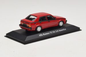 Alfa Romeo 75 V6 3.0 America Rojo Maxichamps 1:43 940120461 Metal - imagen 2 de 5