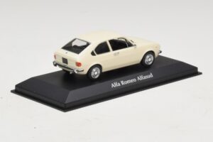 Alfa Romeo Alfasud Blanco Maxichamps 1:43 940120101 Metal - imagen 2 de 5