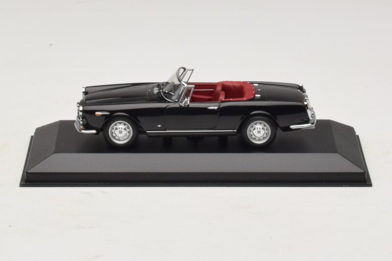 Alfa Romeo Giulia Spider Negro Minichamps 1:43 400120730 Metal