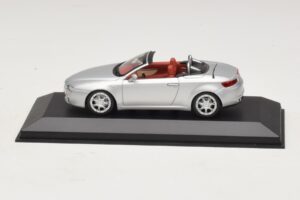 Alfa Romeo Giulia Spider Plata Minichamps 1:43 400120731 Metal