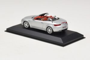 Alfa Romeo Giulia Spider Plata Minichamps 1:43 400120731 Metal - imagen 3 de 5