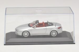 Alfa Romeo Giulia Spider Plata Minichamps 1:43 400120731 Metal - imagen 4 de 5
