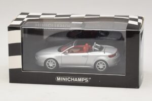 Alfa Romeo Giulia Spider Plata Minichamps 1:43 400120731 Metal - imagen 5 de 5