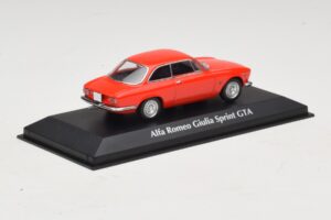Alfa Romeo Giulia Sprint GTA Rojo Maxichamps 1:43 940120440 Metal - imagen 2 de 5