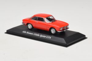 Alfa Romeo Giulia Sprint GTA Rojo Maxichamps 1:43 940120440 Metal - imagen 3 de 5
