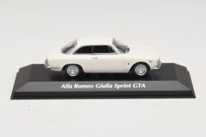 Alfa Romeo Giulia Sprint GTA Blanco Maxichamps 1:43 940120441 Metal