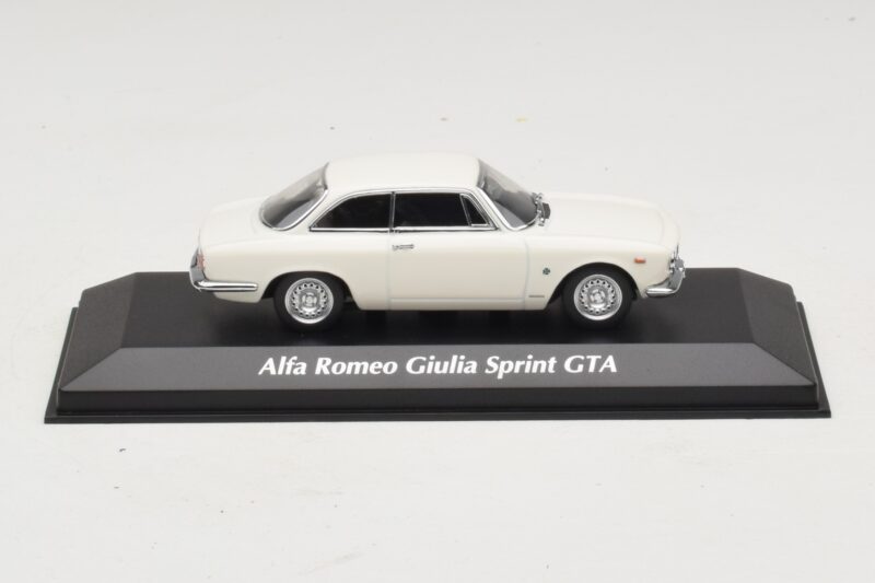 Alfa Romeo Giulia Sprint GTA Blanco Maxichamps 1:43 940120441 Metal