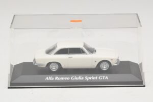 Alfa Romeo Giulia Sprint GTA Blanco Maxichamps 1:43 940120441 Metal - imagen 4 de 5