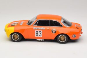 Alfa Romeo GTA 1300 Junior #83 Jagermeister R. Maschke DRM 1972 Minichamps 1:18 155721283 Metal - imagen 3 de 6