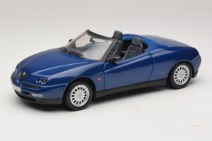 Alfa Romeo Spider 916 Azul Maisto 1:18 31831 Metal