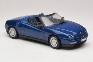 Alfa Romeo Spider 916 Azul Maisto 1:18 31831 Metal - imagen 6 de 8