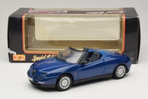 Alfa Romeo Spider 916 Azul Maisto 1:18 31831 Metal - imagen 8 de 8